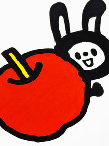 Close-up of the red apple, black outline and painted surface in APPLE & LUNNY, TAROART by TAROUT 00068