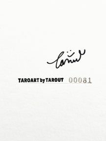 TAROART by TAROUT 00081, I KNOW.: close-up of the artist's signature and work number 00081 on the white board.